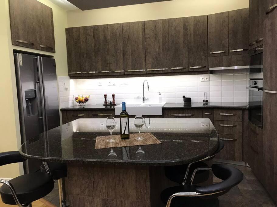 Finer Things Flisvos Beach Condo In Palaio Faliro Αθήνα Εξωτερικό φωτογραφία