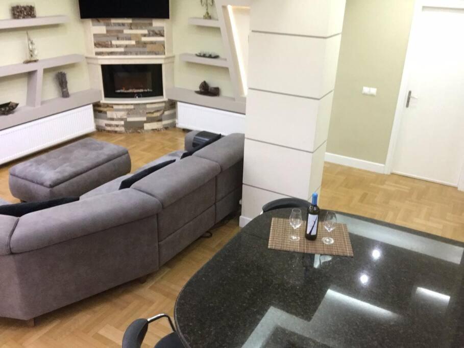 Finer Things Flisvos Beach Condo In Palaio Faliro Αθήνα Εξωτερικό φωτογραφία